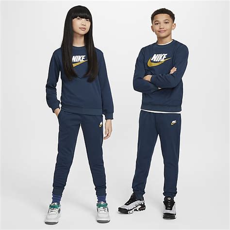 Shoppe Jacken & Westen für Jungen. Nike DE